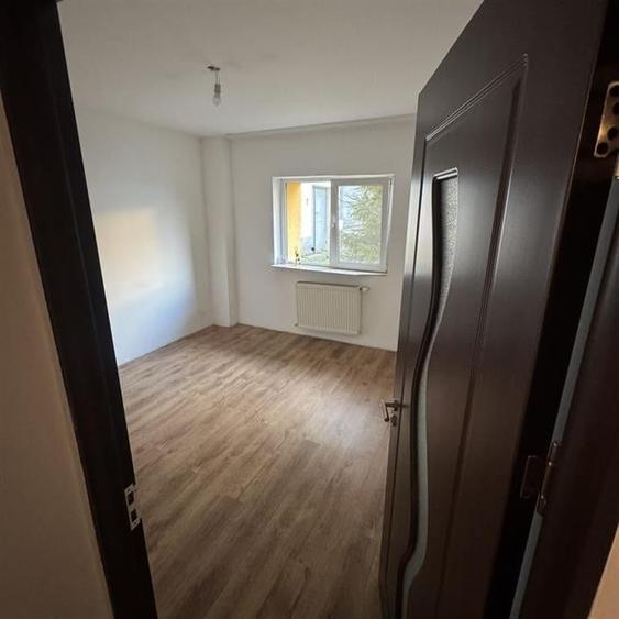Apartament cu 4 camere decomandat în Obcini