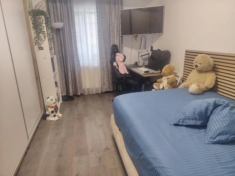 Apartament cu 4 camere decomandat în Teilor