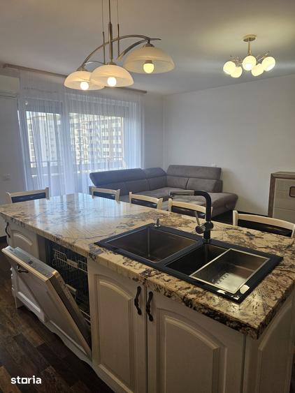 Apartament cu 3 camere în Tractorul