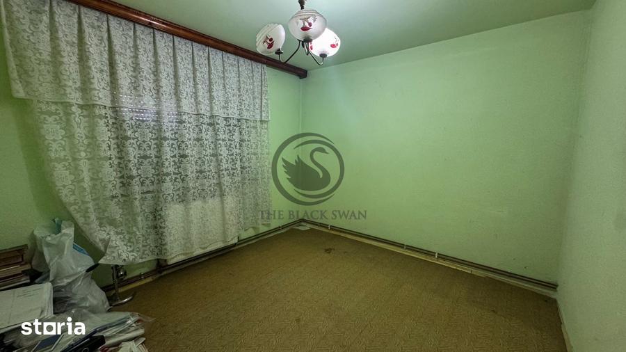 Apartament cu 4 camere decomandat în Central