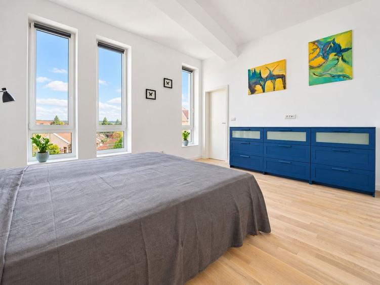 Apartament cu 3 camere decomandat, mobilat în Bălcescu