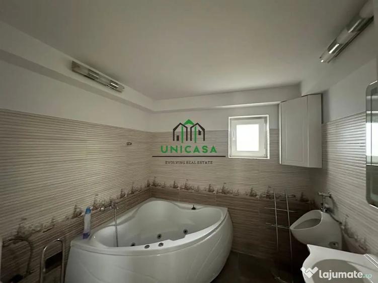 Casă cu 7 camere cu Teren 2000 Mp în Români
