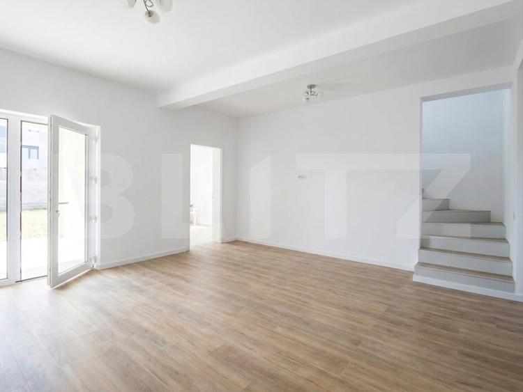 Duplex cu 4 camere cu Canalizare în Moșnița Nouă