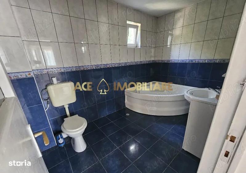 Casă cu 6 camere cu Teren 220 Mp în Vitan