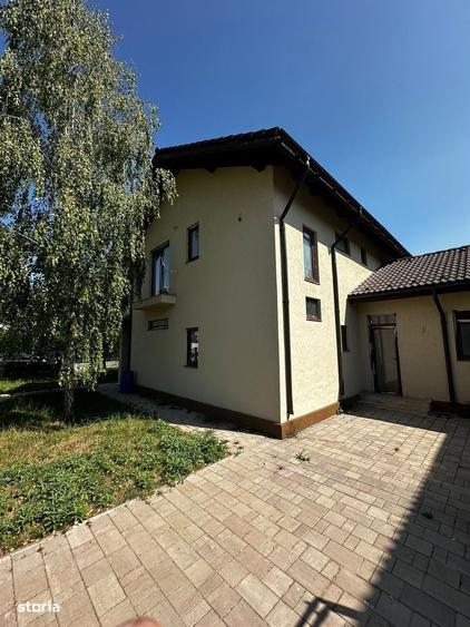 Casă cu 4 camere cu Teren 483 Mp în Corbeanca