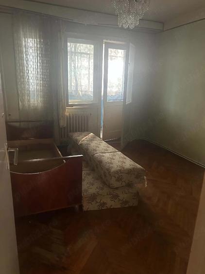 Apartament cu 3 camere semidecomandat în Grigorescu