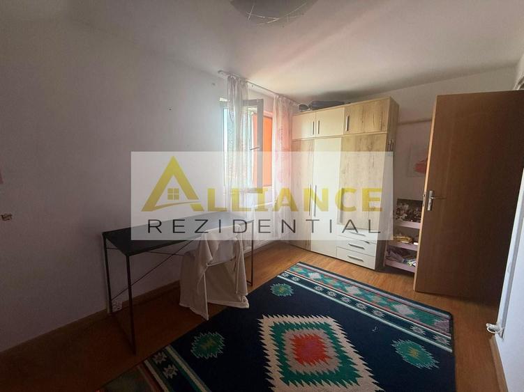 Apartament cu 2 camere decomandat în Apărătorii Patriei