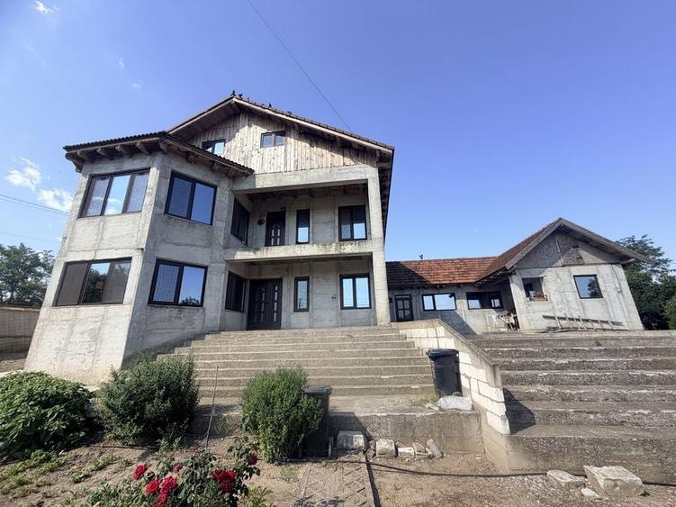Casă cu 4 camere în Casicea