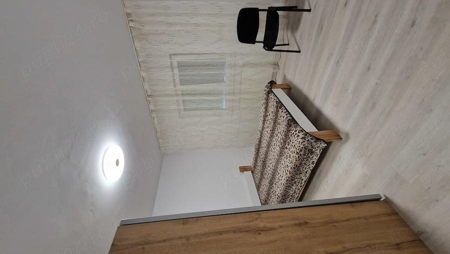 Apartament cu 4 camere decomandat în Decebal