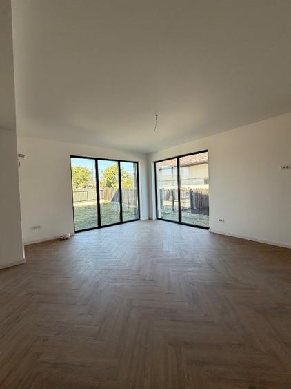 Casă individuală cu 4 camere cu Teren 520 Mp în Miroslava