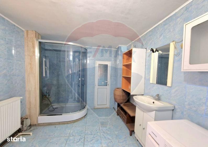 Casă cu 3 camere în Lupești