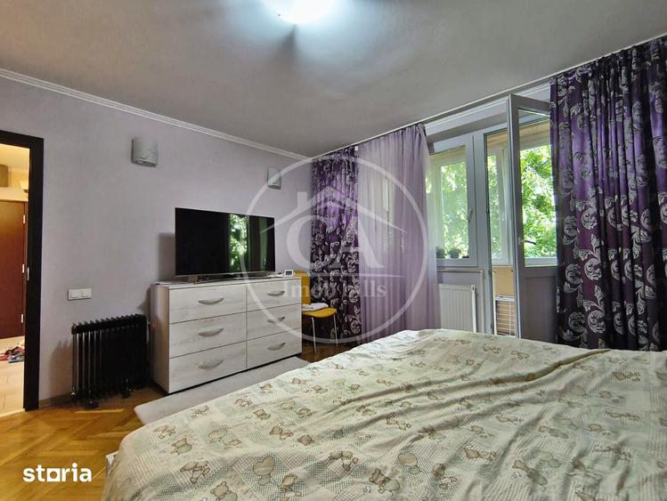 Apartament cu 4 camere decomandat în Decebal