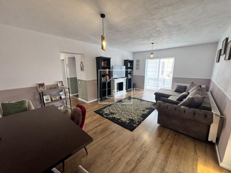 Duplex cu 4 camere cu Canalizare în Roșia