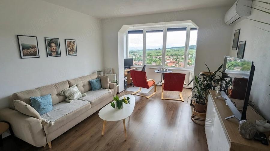Apartament cu 2 camere nedecomandat în Simeria