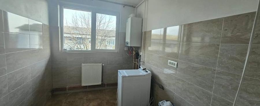 Apartament cu 2 camere semidecomandat în 1 Mai
