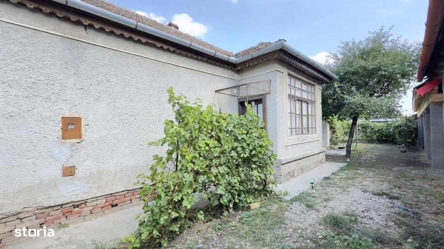 Casă cu 4 camere în Central