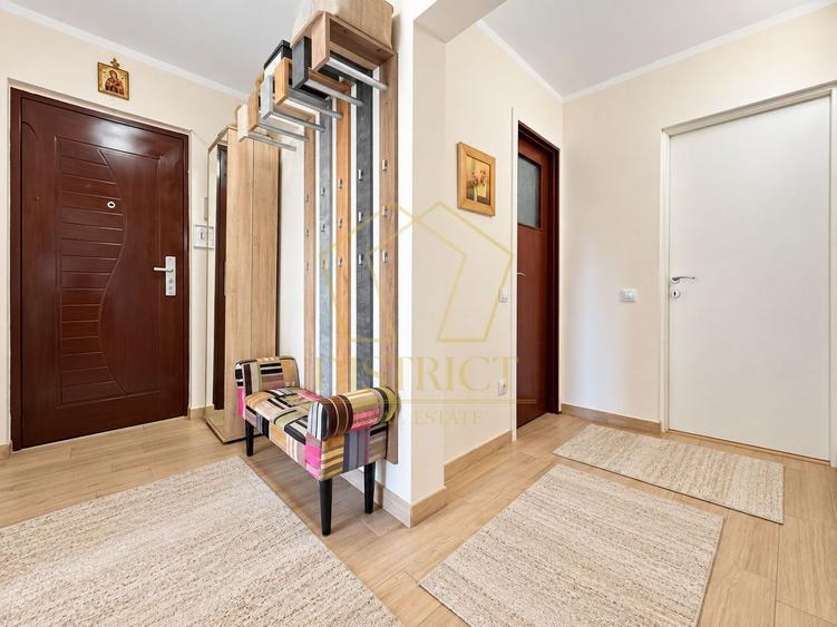 Apartament cu 3 camere decomandat, mobilat în Aradului