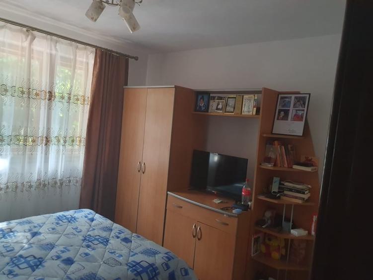 Apartament cu 3 camere decomandat, mobilat în 9 Mai