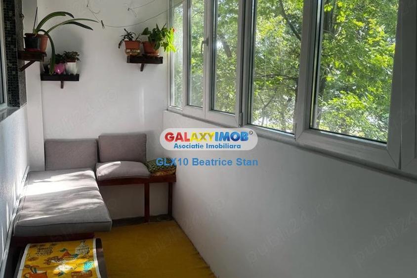 Apartament cu 3 camere semidecomandat, mobilat în Drumul Taberei