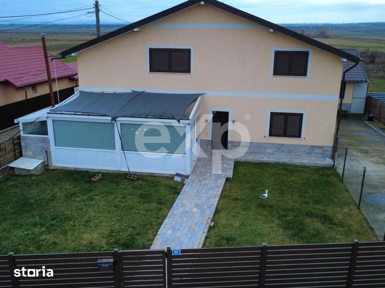 Casă cu 5 camere cu Teren 582 Mp în Săucești