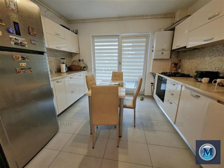Apartament cu 3 camere decomandat, mobilat în Albert