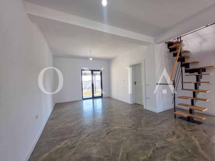 Duplex cu 4 camere cu Canalizare în Moșnița Nouă