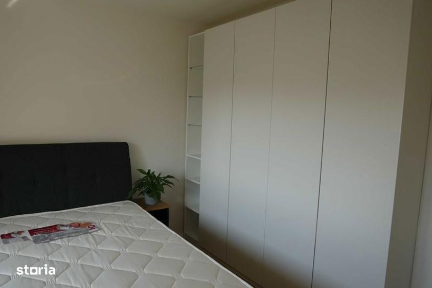 Apartament cu 4 camere, mobilat în Victoriei