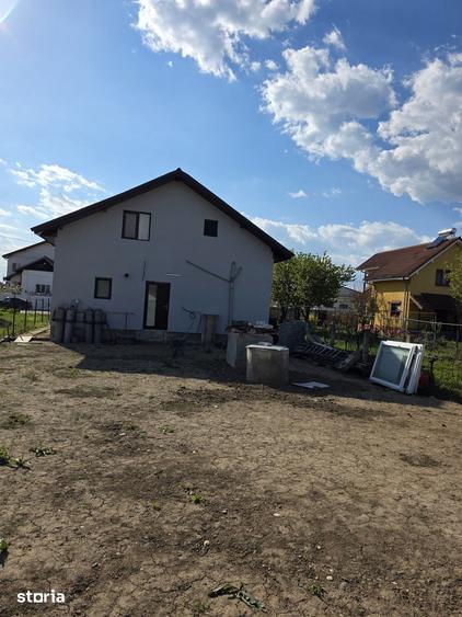 Casă cu 4 camere cu Teren 500 Mp în Central