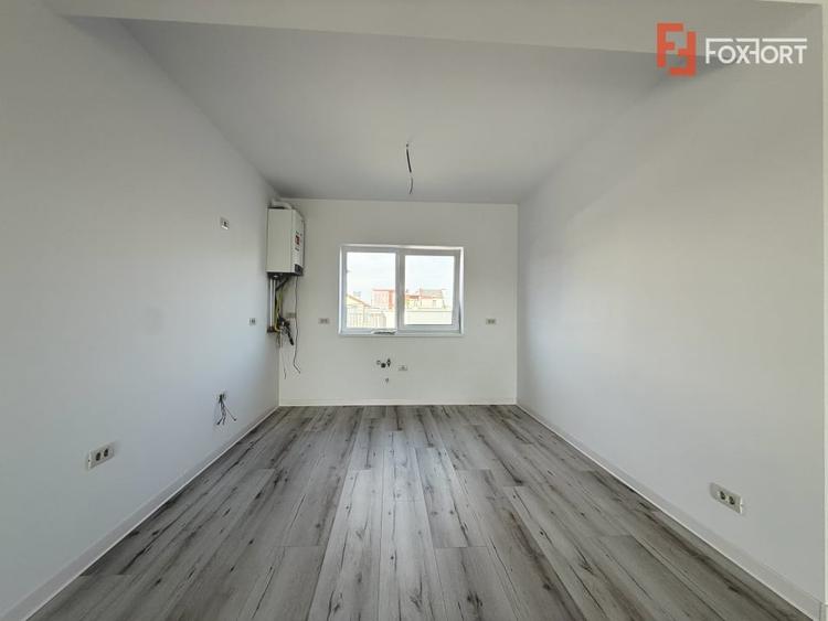 Duplex cu 4 camere cu Canalizare în Săcălaz