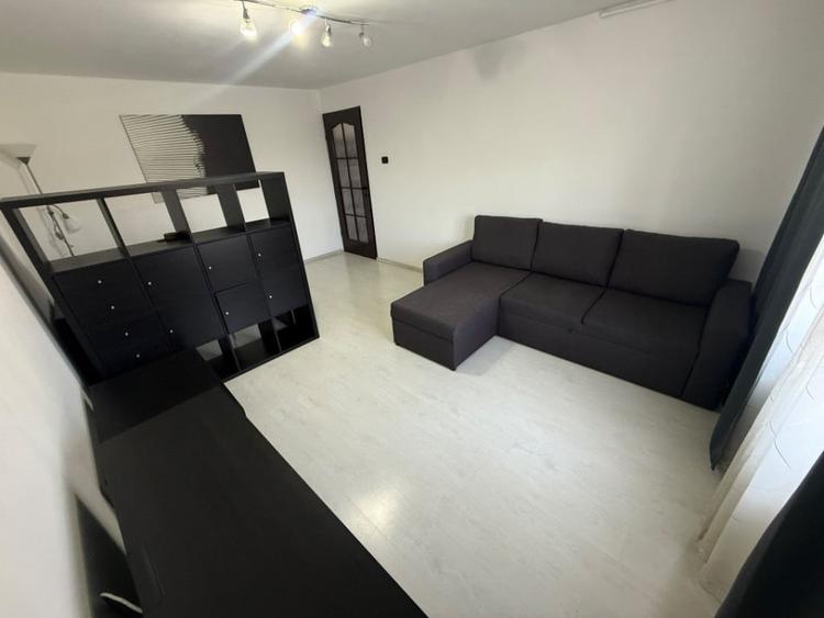 Apartament cu 2 camere decomandat în Rovine