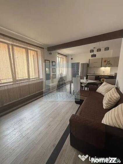 Apartament cu 3 camere decomandat în Centrul Istoric