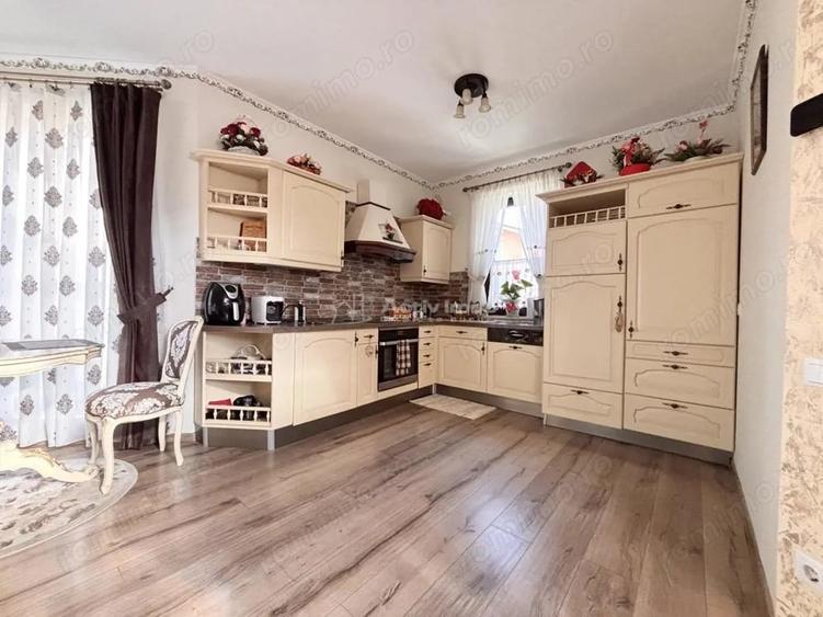 Casă cu 2 camere cu Teren 300 Mp în Sânmartin