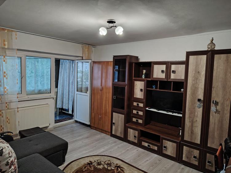 Apartament cu 2 camere decomandat în Obor