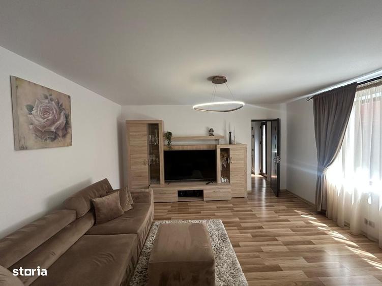 Casă cu 4 camere în Central