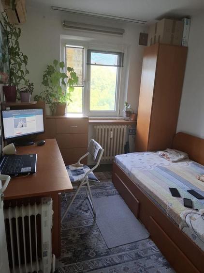 Apartament cu 3 camere semidecomandat în Brâncoveanu