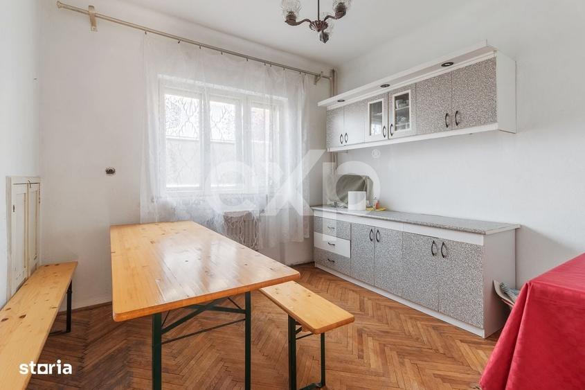 Casă cu 4 camere în Central