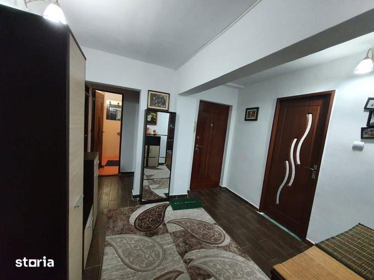 Casă cu 2 camere decomandat cu Teren 80 Mp în Est