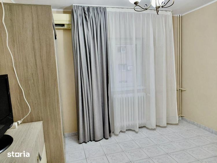 Apartament cu 3 camere decomandat în Nerva Traian