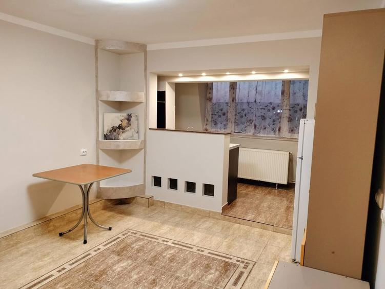 Apartament cu 2 camere decomandat, mobilat în Zorilor
