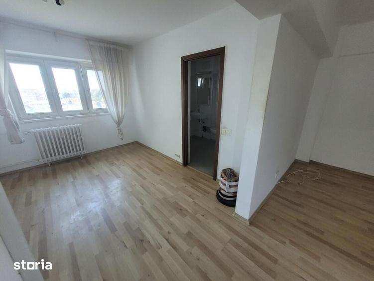 Apartament cu 3 camere decomandat în Gara de Nord
