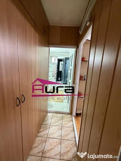Apartament cu 2 camere semidecomandat în Piața Veche