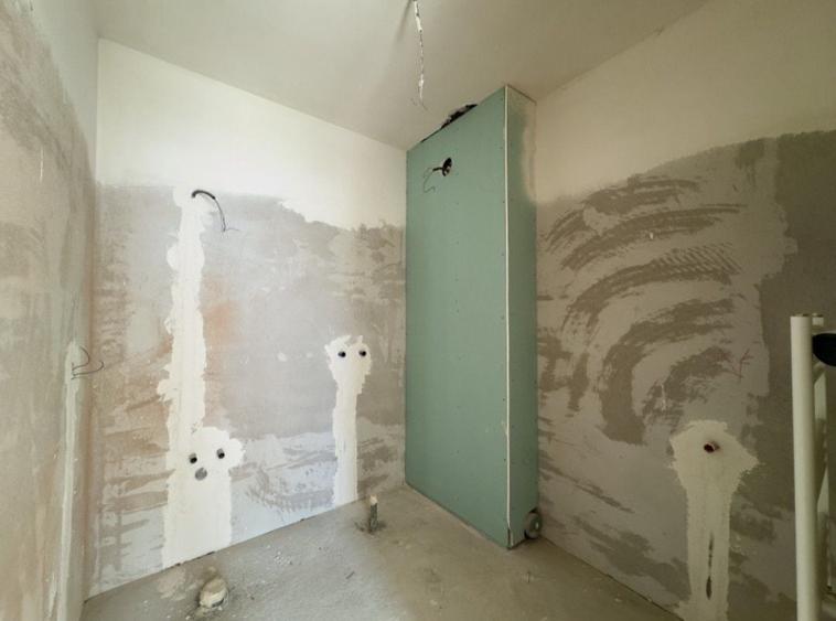 Apartament cu 3 camere semidecomandat în Dosu Bricii