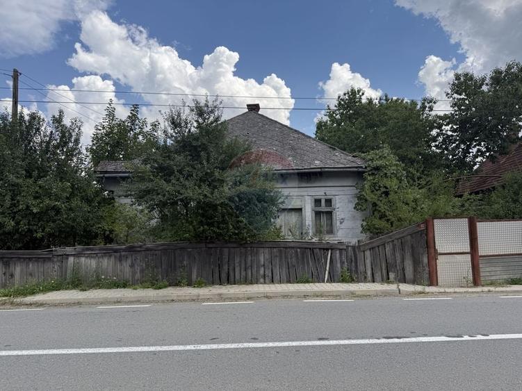 Casă individuală cu 3 camere cu Teren 2174 Mp în Călata