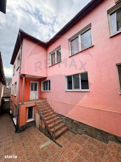 Casă cu 4 camere cu Teren 292 Mp în Central