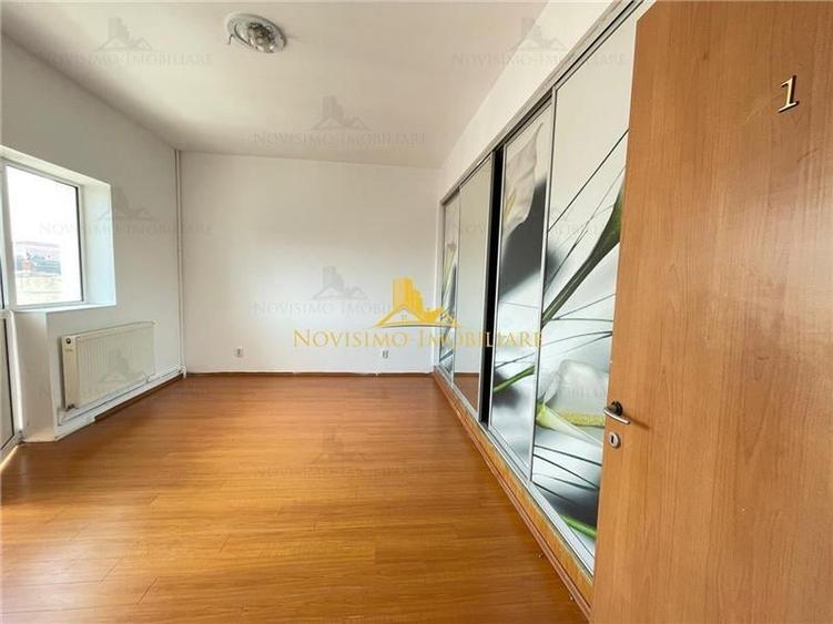 Casă individuală cu 7 camere cu Teren 300 Mp în Central