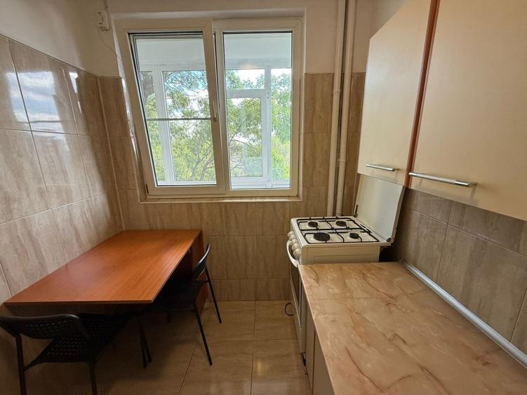Apartament cu 2 camere semidecomandat, mobilat în Domenii
