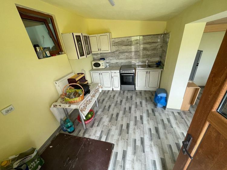 Casă individuală cu 4 camere cu Canalizare în Vârtoapele de Jos