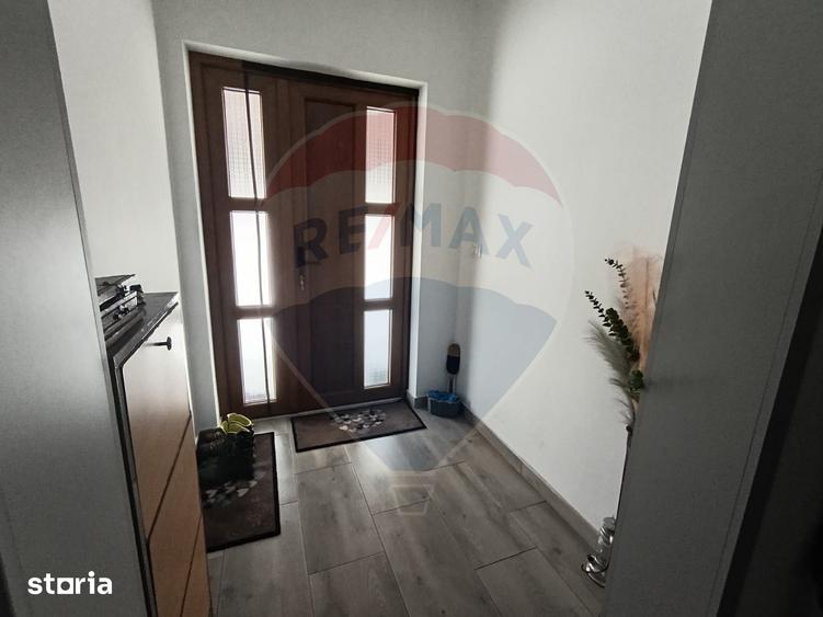 Casă cu 5 camere cu Teren 343 Mp în Central