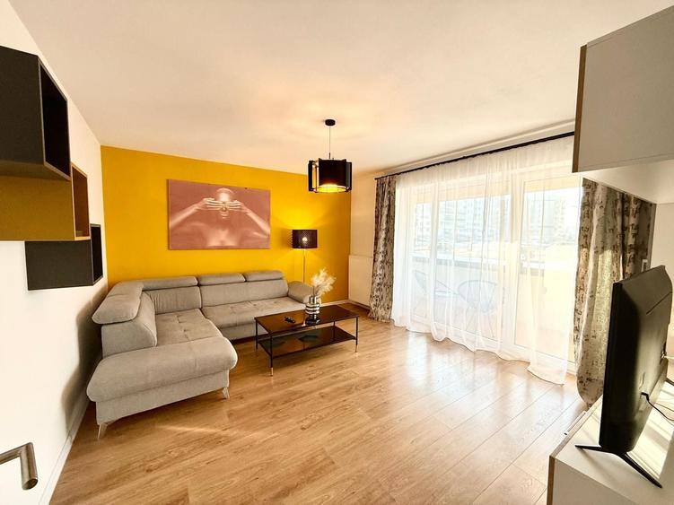 Apartament cu 3 camere decomandat în Exterior Vest