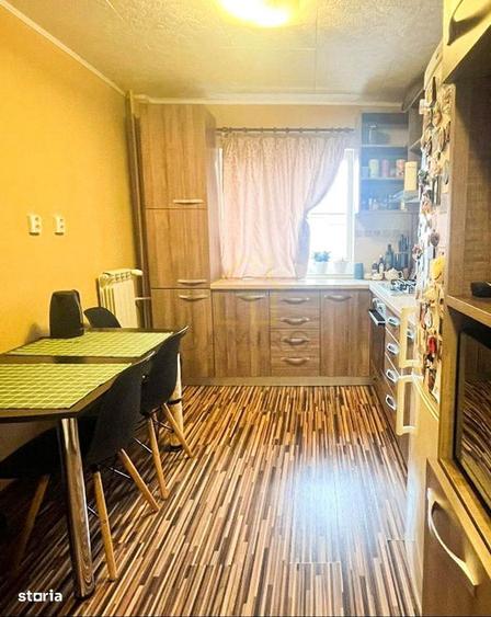 Apartament cu 3 camere decomandat, mobilat în Berceni
